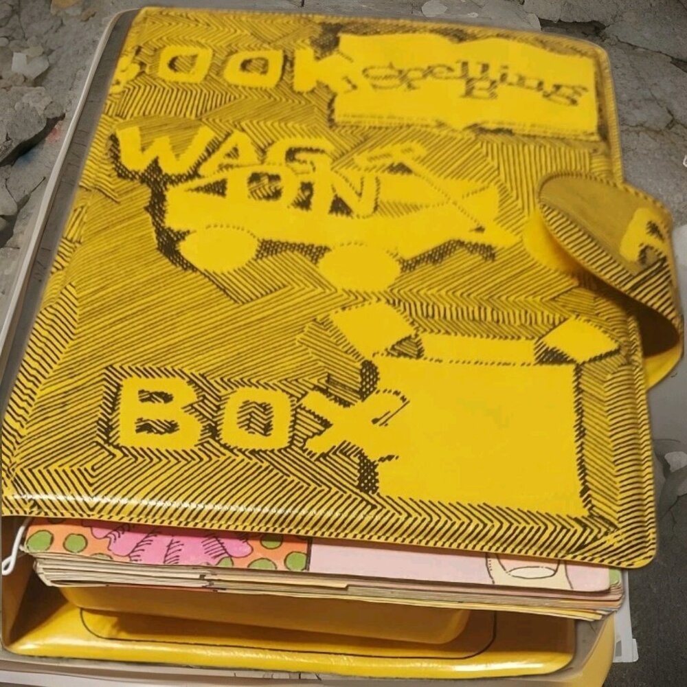 Vintage Texas Instruments Spelling B Spelling bee calculator & book in‎ case